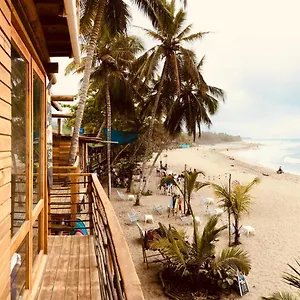 https://mendihuaca-surf-camp.santamartahotels.net